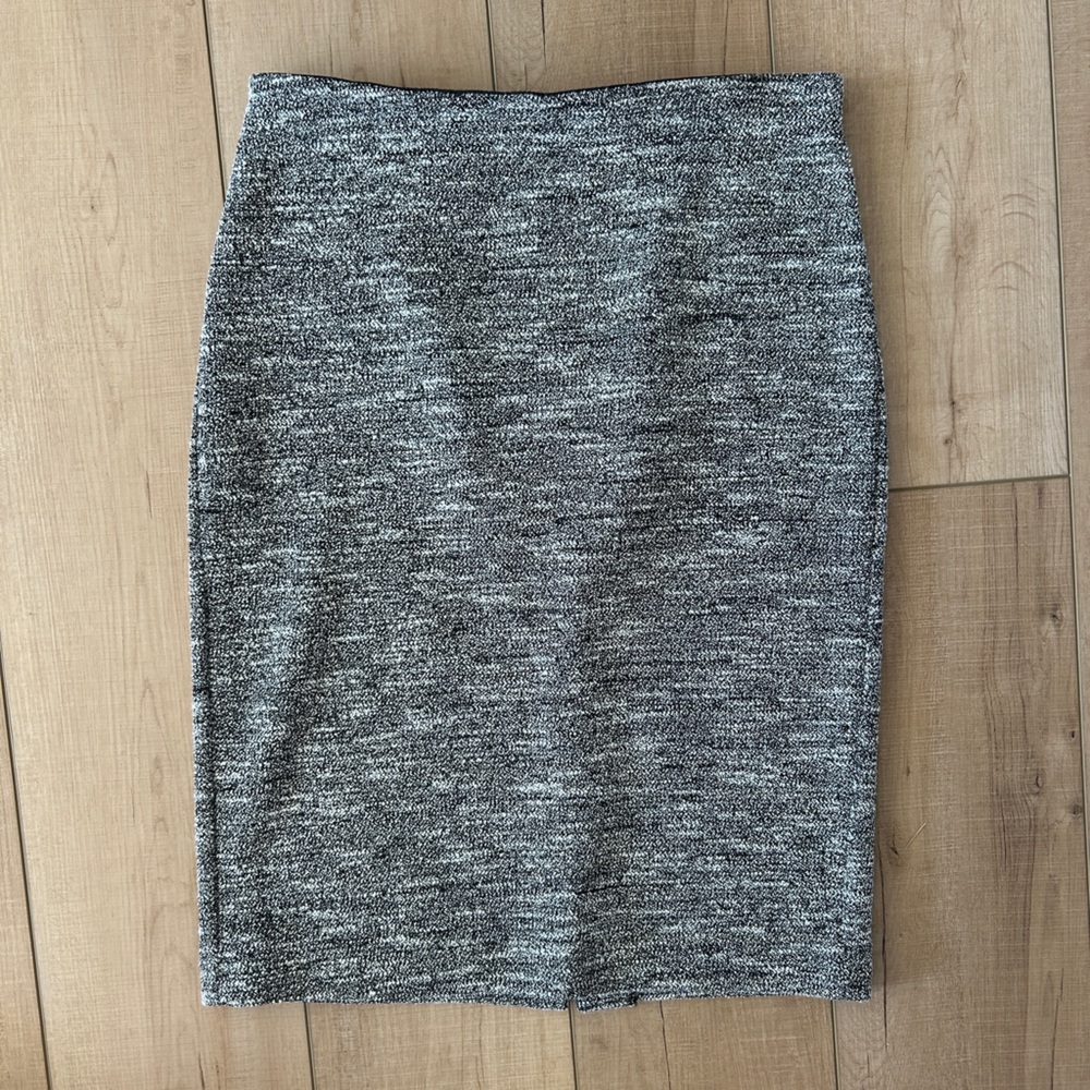 Ann Taylor Black and Gray Pencil Skirt